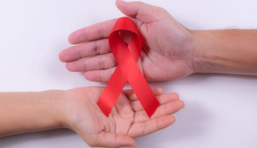 HIV感染症はどのような症状が出る？感染経路や予防方法なども解説！