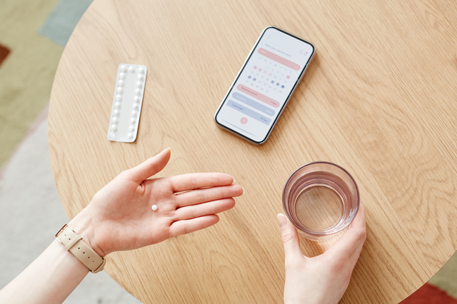 低用量ピルを服用する女性