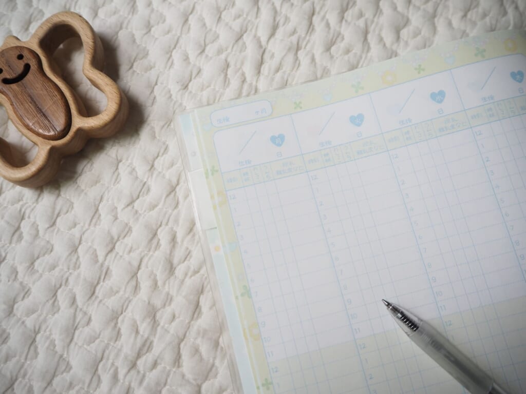 「もしかして母乳が足りていない？」と不安になることは誰にでもあります。しかし、赤ちゃんがよく泣く、授乳回数が多いといったことだけで、母乳不足と判断することはできません。