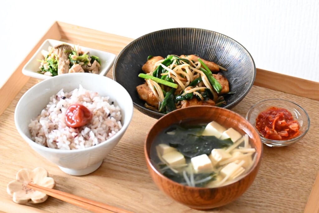 食事だけでは栄養が足りない？！