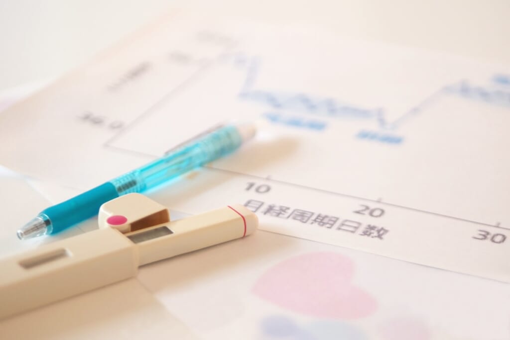 生理周期や基礎体温、排卵日予測薬を組み合わせて
