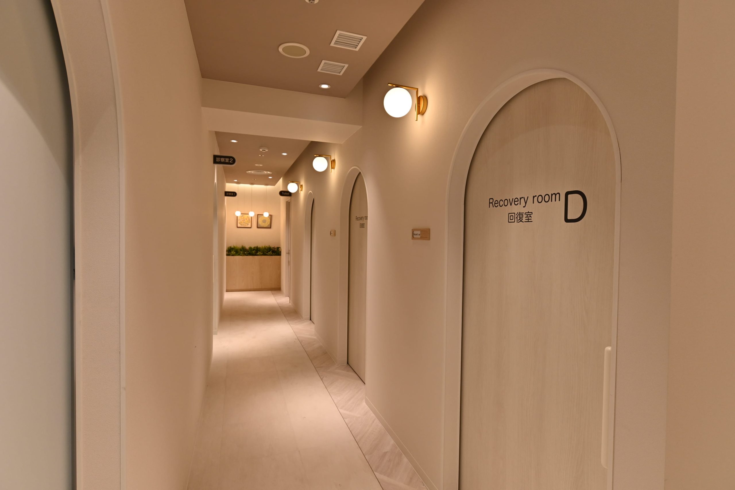 横浜の婦人科・産婦人科｜ルナレディースクリニック横浜駅前院の廊下1
