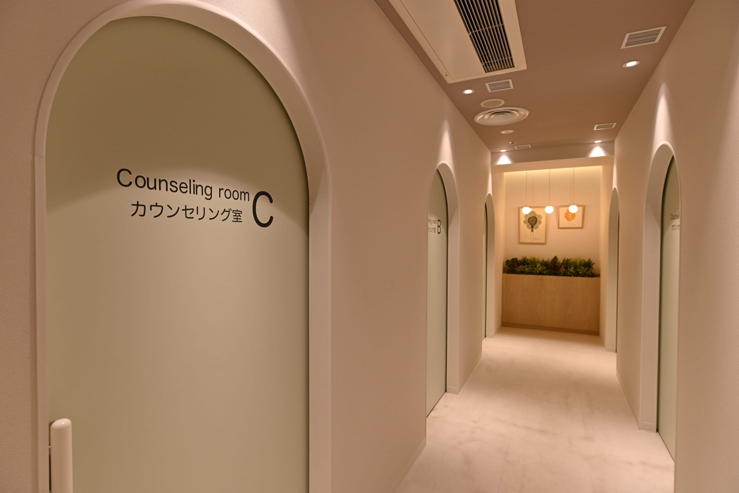 横浜の婦人科・産婦人科｜ルナレディースクリニック横浜駅前院の廊下2